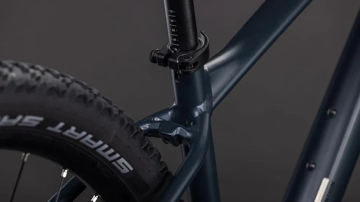 Bicicleta de montaña CUBE Attention Pro Night & Black 2026