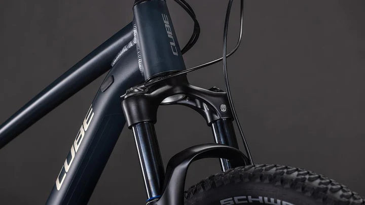 Bicicleta de montaña CUBE Attention Pro Night & Black 2026