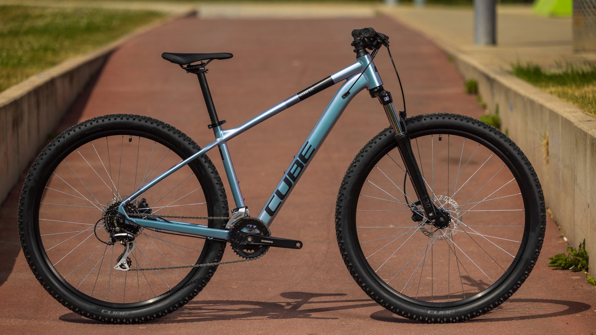 Bicicleta de MTB CUBE Access WS Eaz shiftiris'n'black