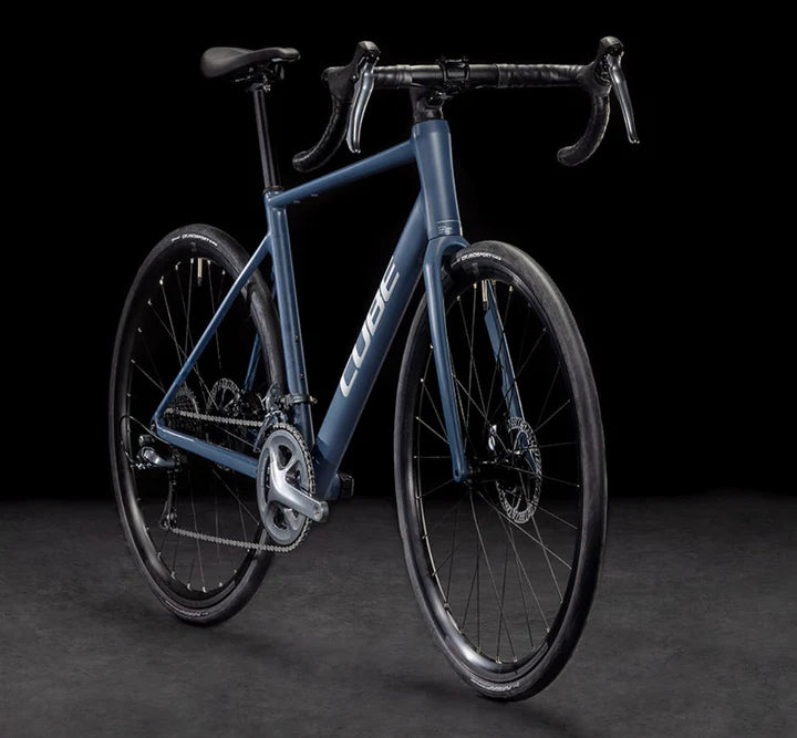 Bicicleta de ruta CUBE Attain Pro Nightflight & Grey 2025