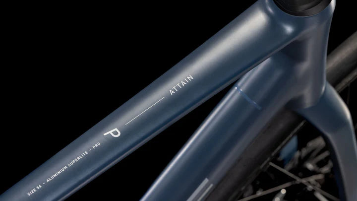 Bicicleta de ruta CUBE Attain Pro Nightflight & Grey 2025