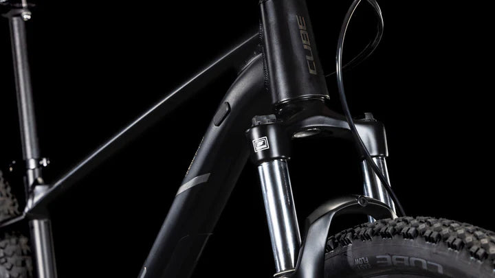 Bicicleta de montaña CUBE Aim Pro Black & Slateblack 2025