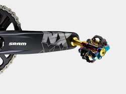 Pedal Bontrager Comp MTB | Color Gold-Purple | Acabado anodizado
