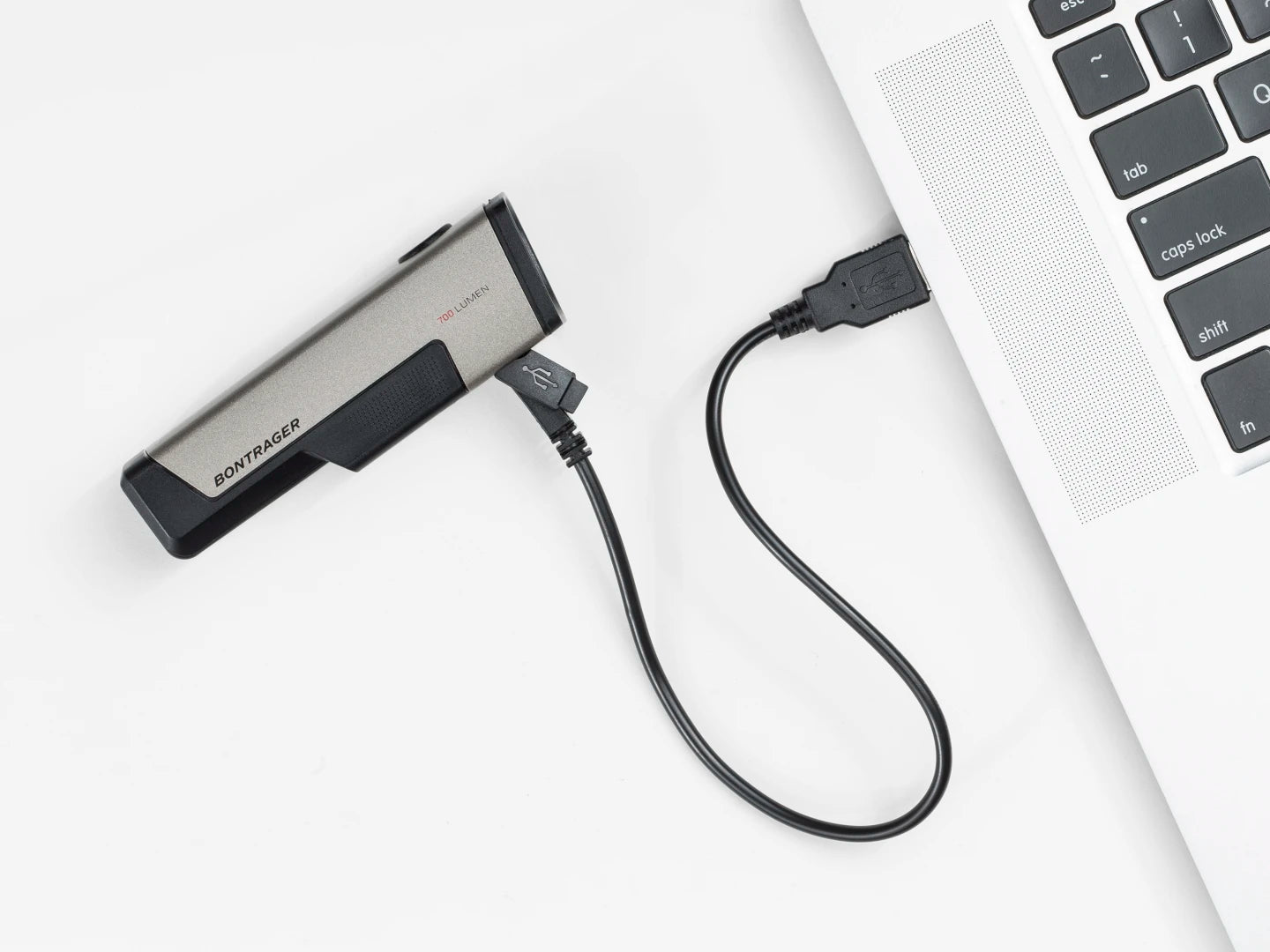 Lámpara delantera Bontrager Ion Comp R para ciclismo de 700 Lúmenes