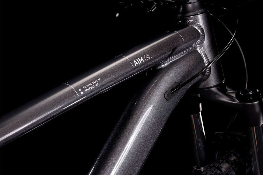 Bicicleta de montaña CUBE Aim SL 2022 Graphite'n'Metal / Transmisión 2x9 velocidades