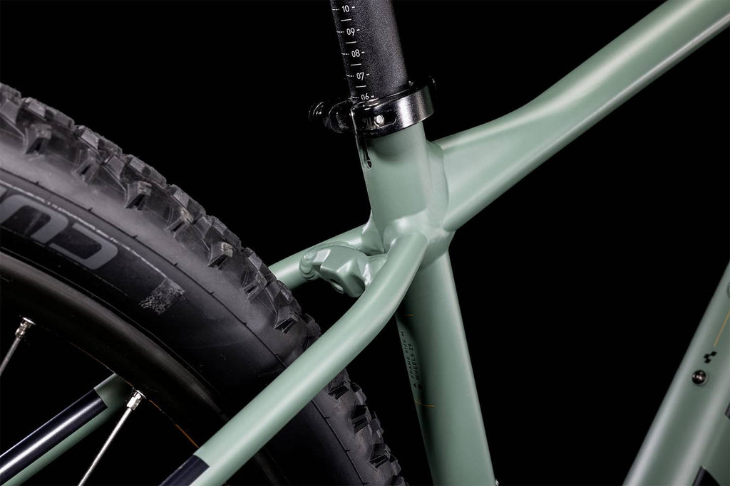 Bicicleta CUBE Aim PRO 2022 Color grey´n´flashyellow / Transmisión 2x8  velocidades