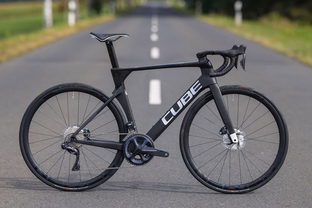 Bicicleta de competencia CUBE Litening C:68X Pro Carbon'n'White / Talla 54 cm / 2021