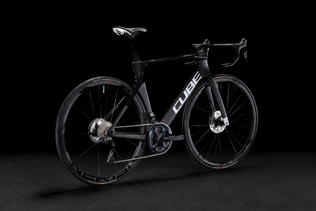 Bicicleta de competencia CUBE Litening C:68X Pro Carbon'n'White / Talla 54 cm / 2021