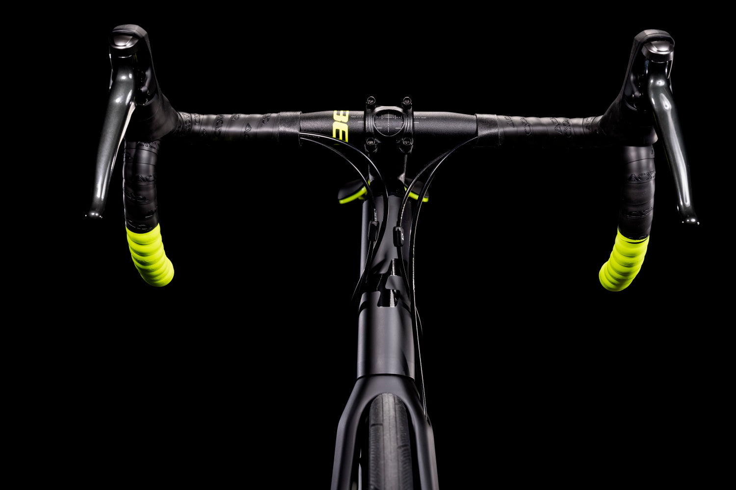 Bicicleta de ruta CUBE Attain Race Black'n'White 2022 / Transmisión 2x10 velocidades