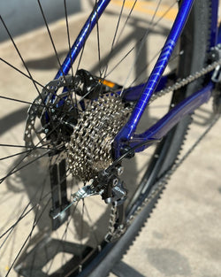 PREVENTA - Bicicleta de montaña ORBEA Onna 40 / Color Violeta Blanco - Entregas a partir de Marzo 2024