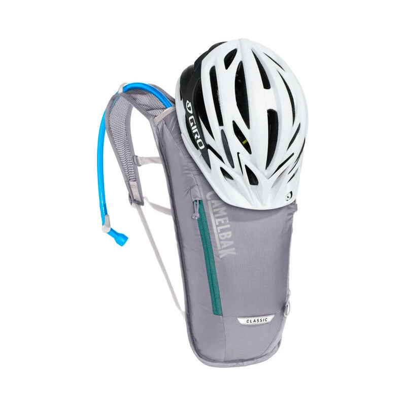 Mochila de hidratación CAMELBAK Classic Light / Capacidad de 2 Litros / Color Gris