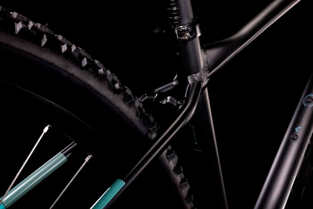 Bicicleta de montaña CUBE Access WS 2022 Black'n'Blue / Transmisión 2x8 velocidades