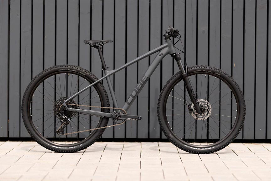 Bicicleta de montaña CUBE Acid 2022 Color Grey'n'Pearlgrey / Transmisión 1x12 velocidades / Horquilla de aire