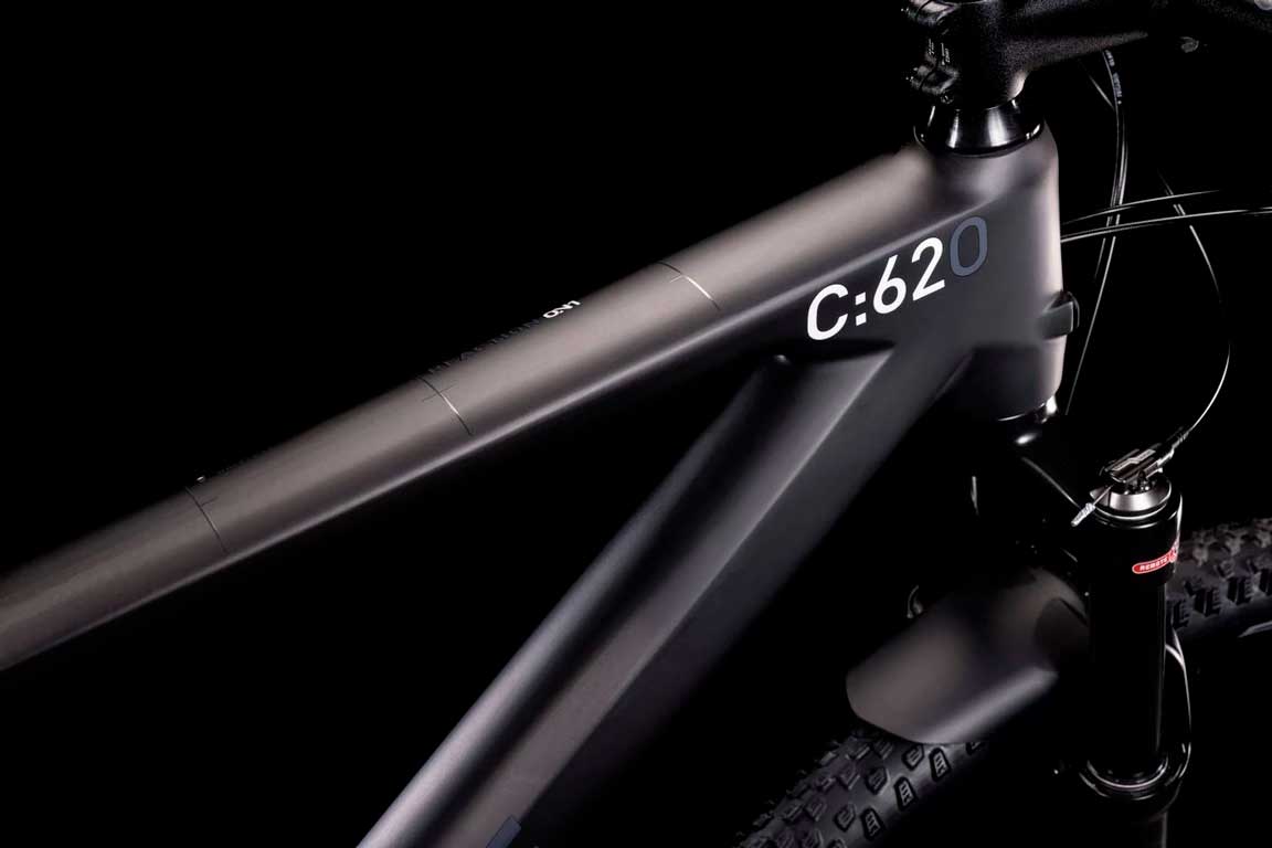 Bicicleta CUBE Reaction C62 ONE 2022 / Color Carbon & Blue