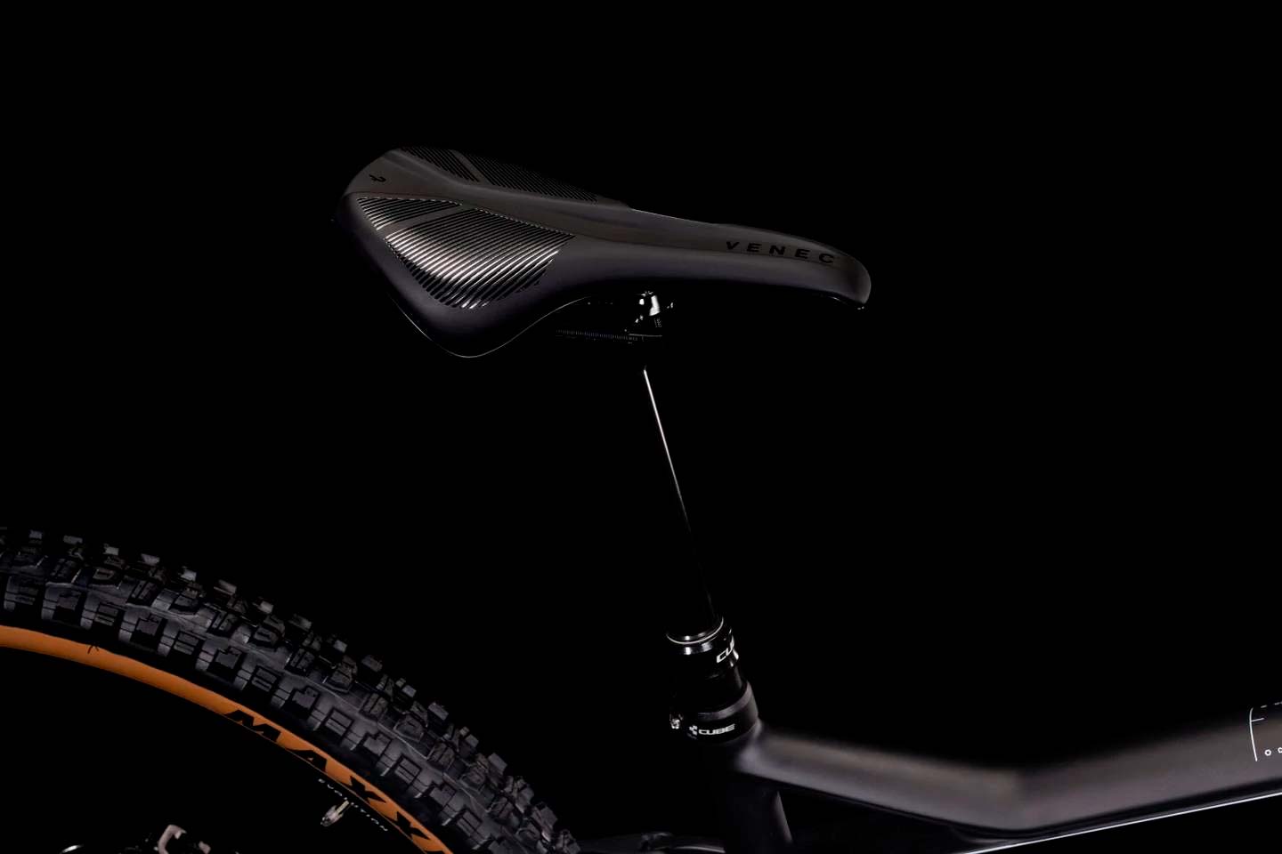 Bicicleta de montaña CUBE Stereo 150 C:62 Race Flashwhite'n'Carbon 2022 / RockShox Lyrik Select 160 mm / RockShox Super Deluxe Select+ DebonAir