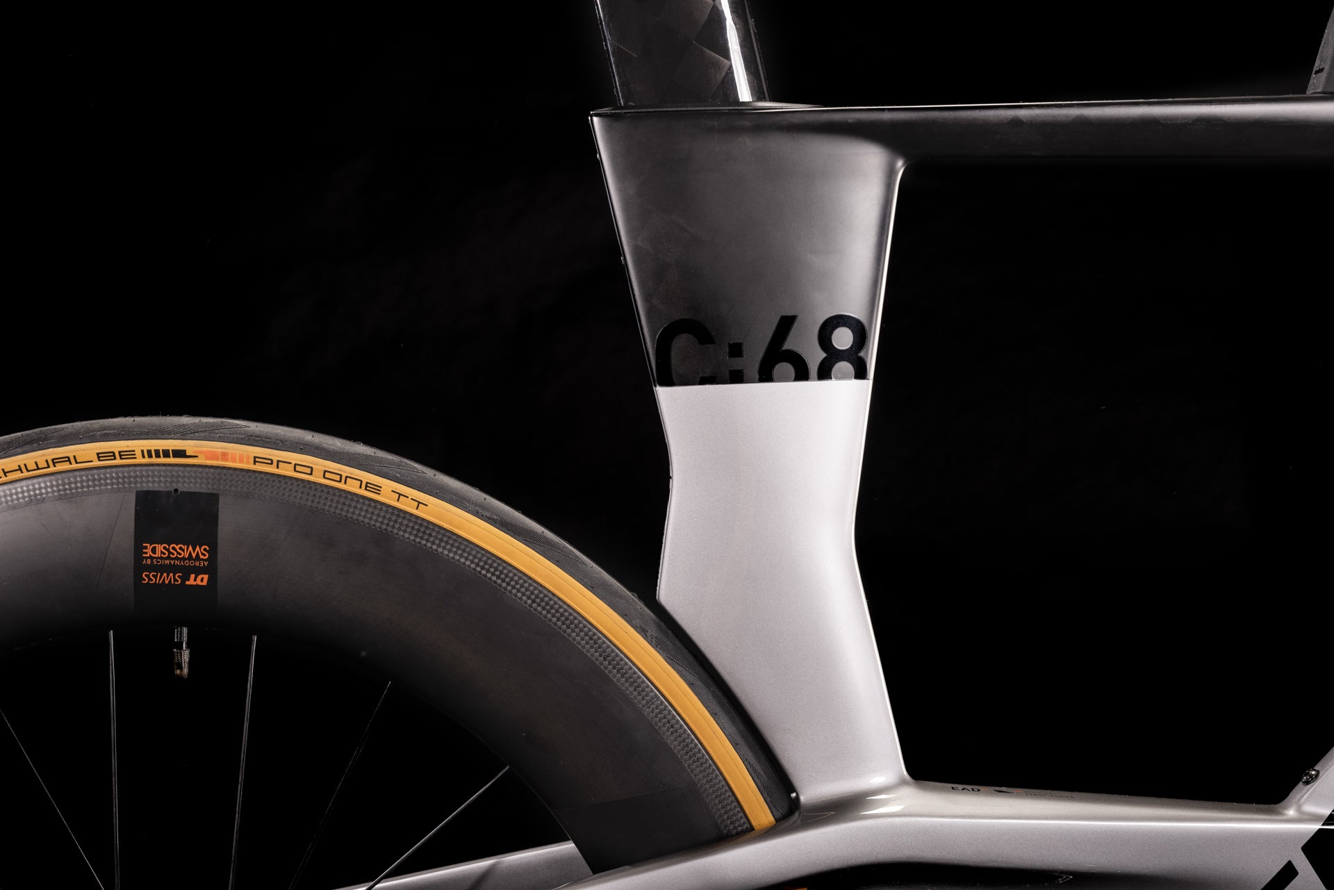 Bicicleta de triatlón CUBE Aerium C:68 SLT High Carbon'n'Polarsilver 2022 / Cuadro de Carbono / Transmisión eléctrica Sram Red eTap AXS 2x12 velocidades