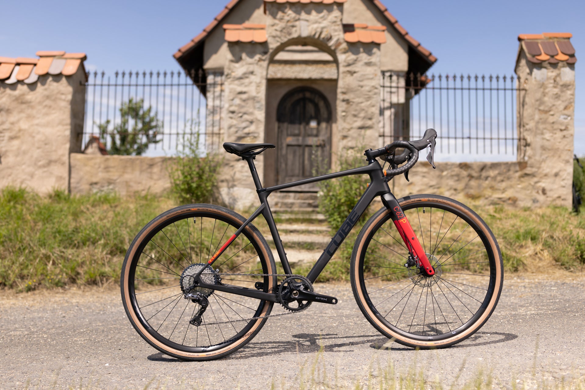 Bicicleta para gravel Cube Nuroad C:62 Pro Carbon'n'Red 2022 / Transmisión 1x11 velocidades
