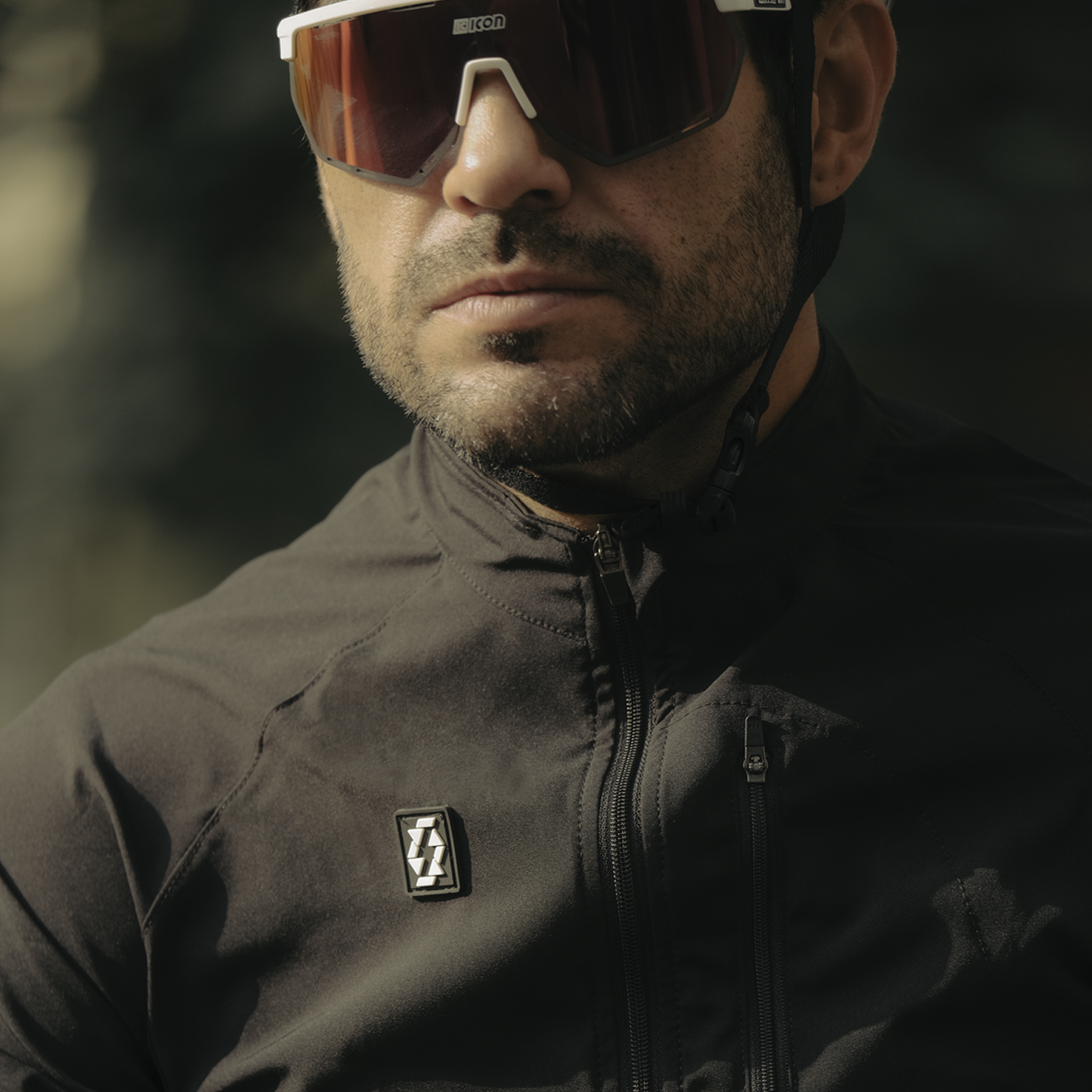 Chamarra rompevientos APHESIS Winding Road Black para caballero / Ropa para ciclismo de invierno