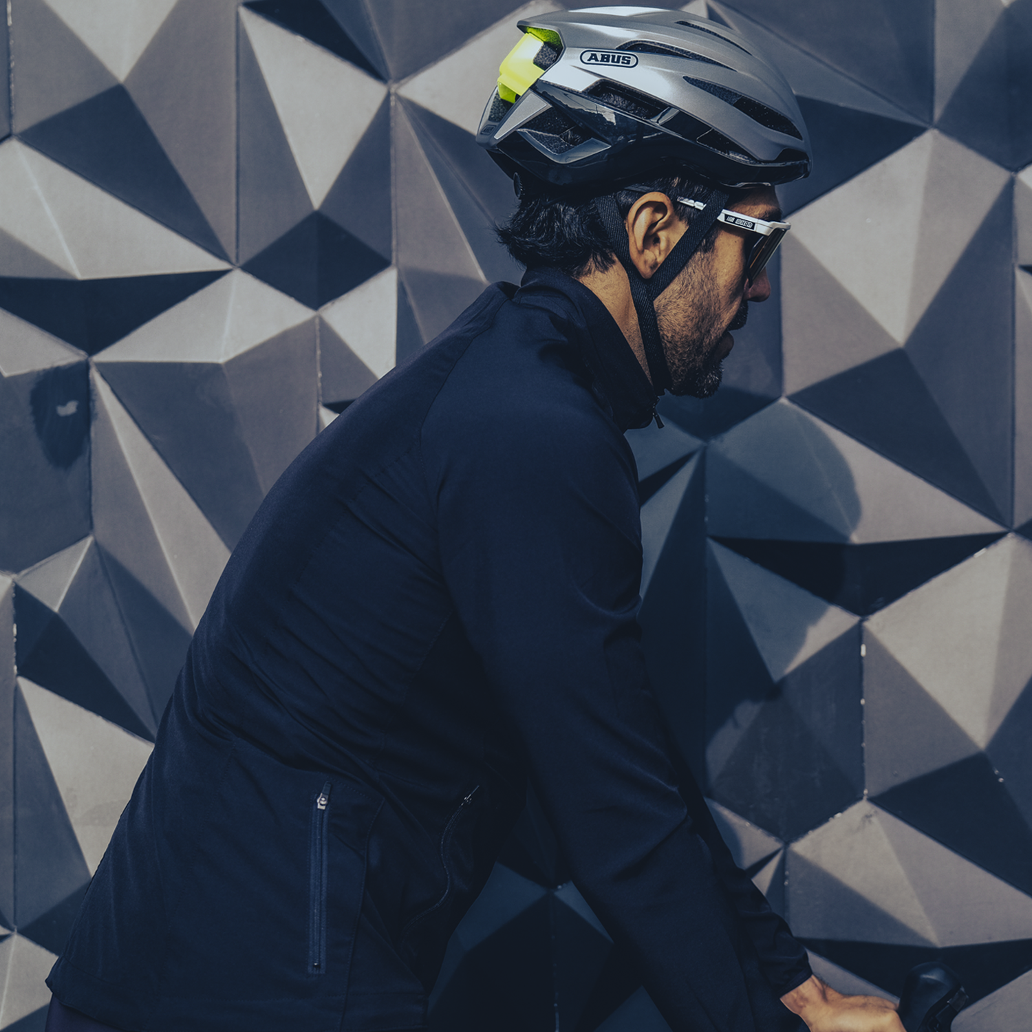 Chamarra rompevientos APHESIS Winding Road Black para caballero / Ropa para ciclismo de invierno