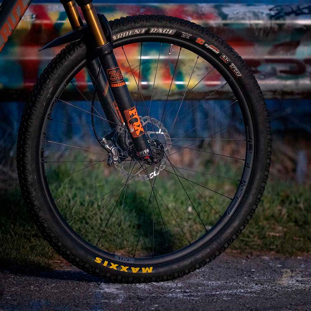 Aro STAN'S NO TUBES Crest MK4 29" de 32 hoyos - Raudor ¡Rompe tu propio récord!