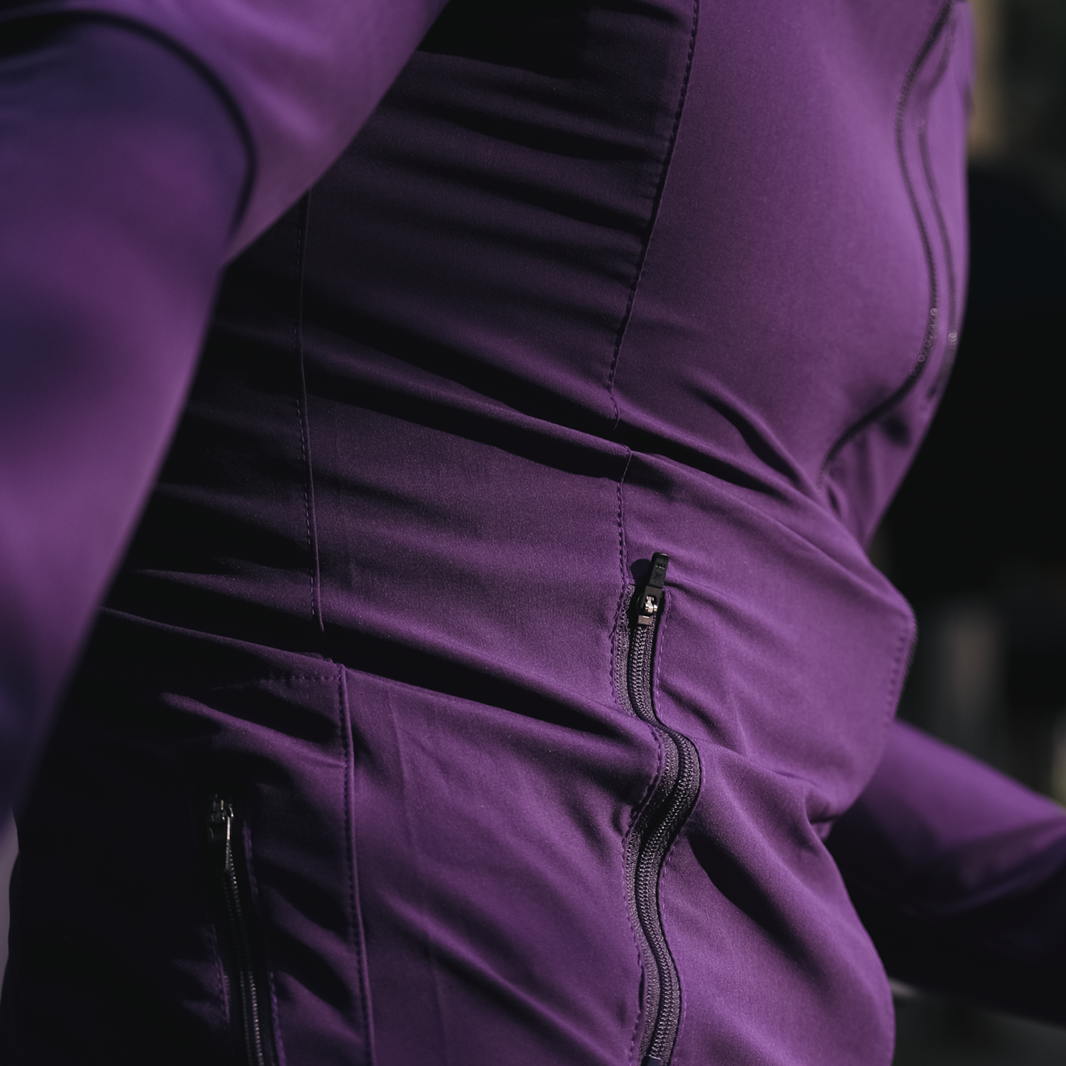 Chamarra rompevientos APHESIS Winding Road Atmos para dama / Ropa para ciclismo de invierno