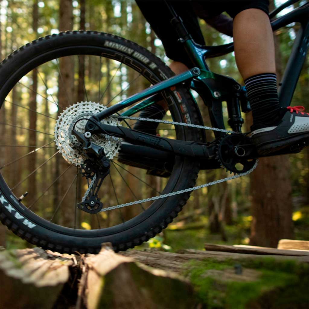 Cambio o desviador trasero SHIMANO Deore RD-M6100 SGS de 12 velocidades con tecnología Shimano Shadow RD+ - Raudor ¡Rompe tu propio récord!