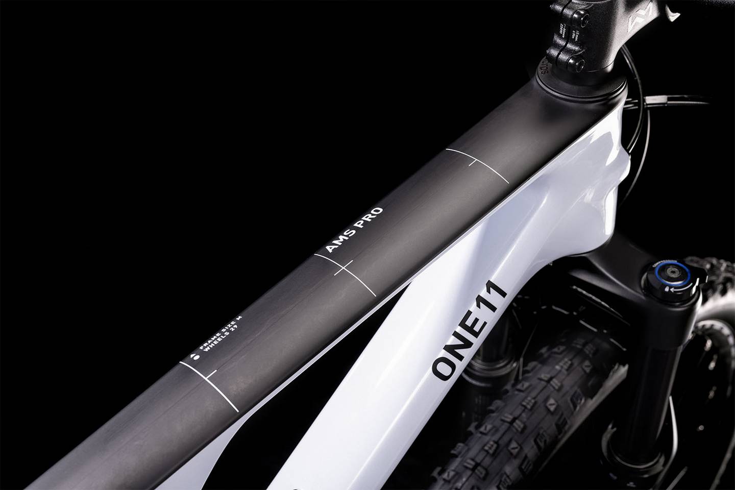 Bicicleta de montaña CUBE AMS ONE11 C:68X Pro Flashwhite'n'Carbon 2022 / RockShox Recon Gold RL Air 100 mm / RockShox Deluxe Select+