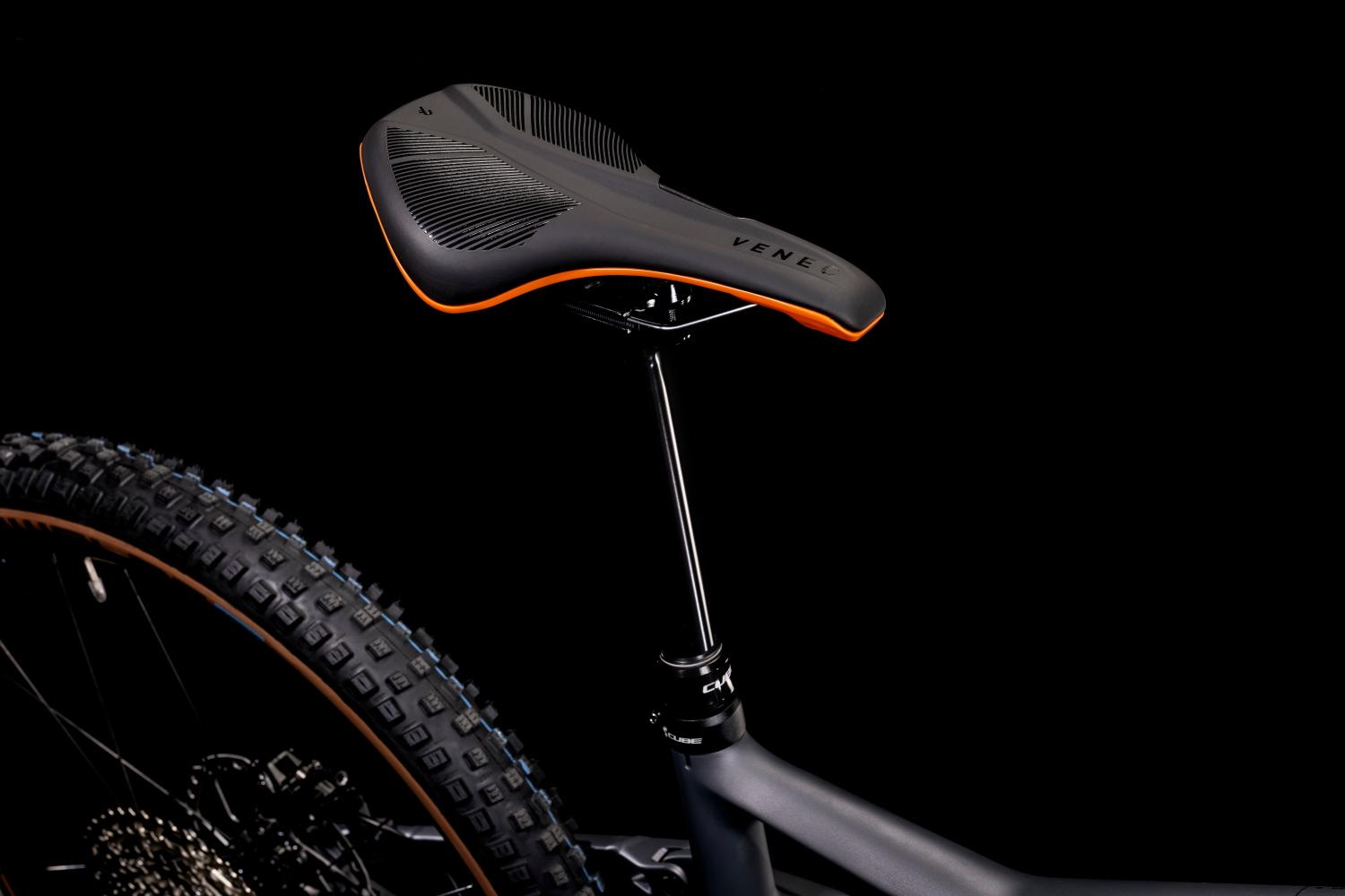 Bicicleta de montaña CUBE Stereo 140 HPC Race 27.5 Grey'n'Orange 2022 / Horquilla Fox 34 Rhythm 150 mm / Shock Fox Float DPS