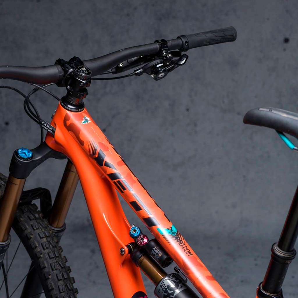 Protector de cuadro DYEDBRO Camo Negro - Raudor ¡Rompe tu propio récord!