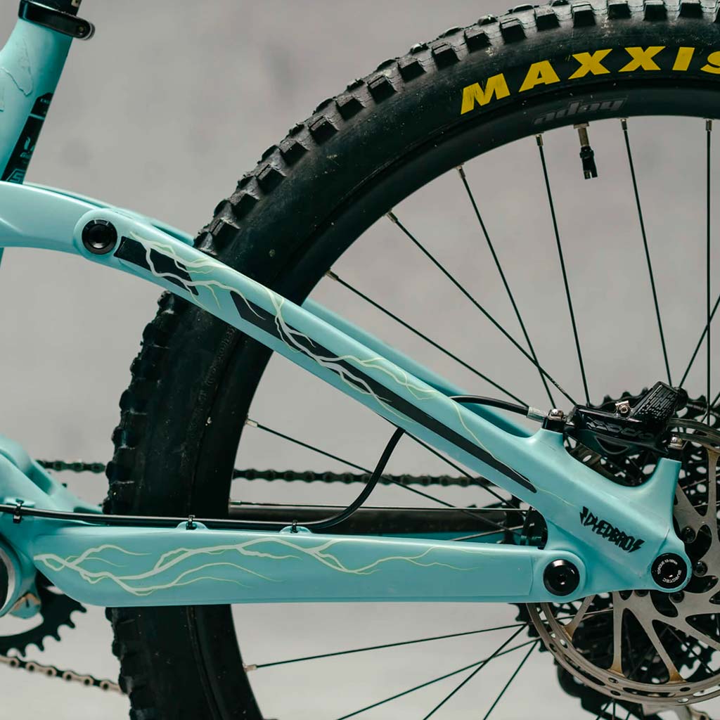 Protector de cuadro DYEDBRO Lightening - Raudor ¡Rompe tu propio récord!