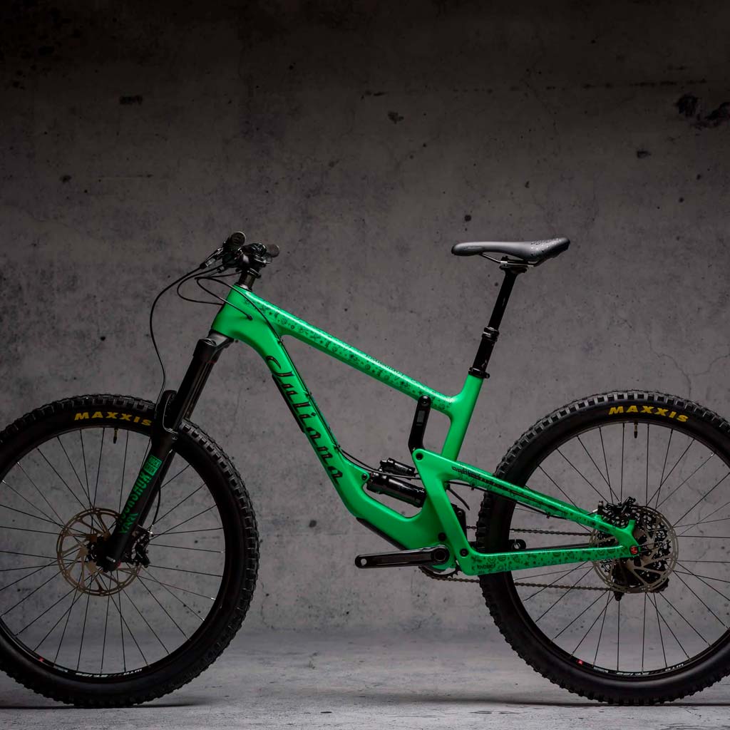 Protector de cuadro DYEDBRO Space Trip Negro - Raudor ¡Rompe tu propio récord!