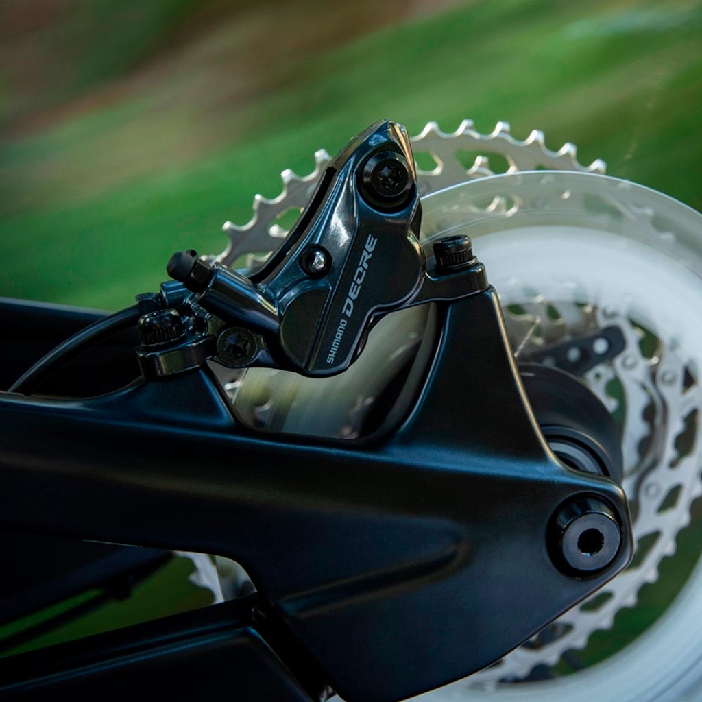 Set de freno hidráulico delantero SHIMANO BL-M6100 / BL-M6120 (Incluye palanca, línea de freno, caliper y balatas de metal) - Raudor ¡Rompe tu propio récord!